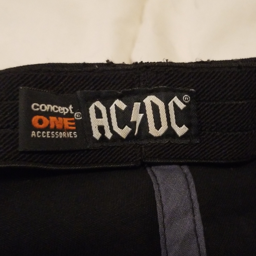 AC/DC Snapback hat - Picture 3 of 4